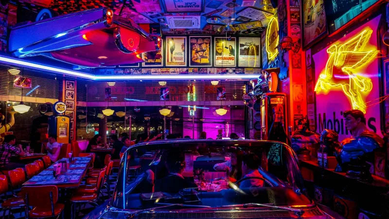 The Desperate Deal That Fed America: How One Broke Restaurant Owner Created the Franchise Revolution